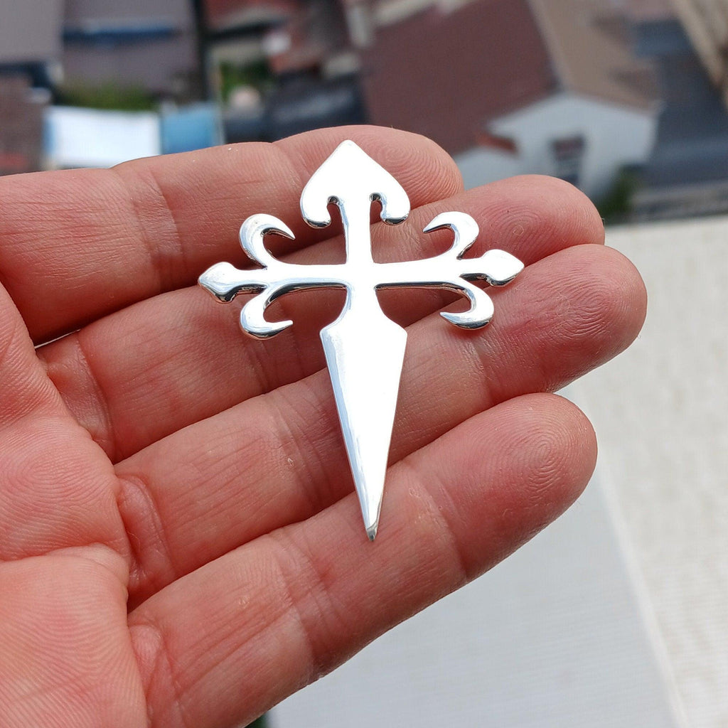 Wisiorek Krzyż św. Jakuba, Wisiorek krzyż, Święty Jakub, Amulet ze srebra próby 925, Srebrny wisiorek, Naszyjnik z krzyżem św. Jakuba, Krzyż liliowy