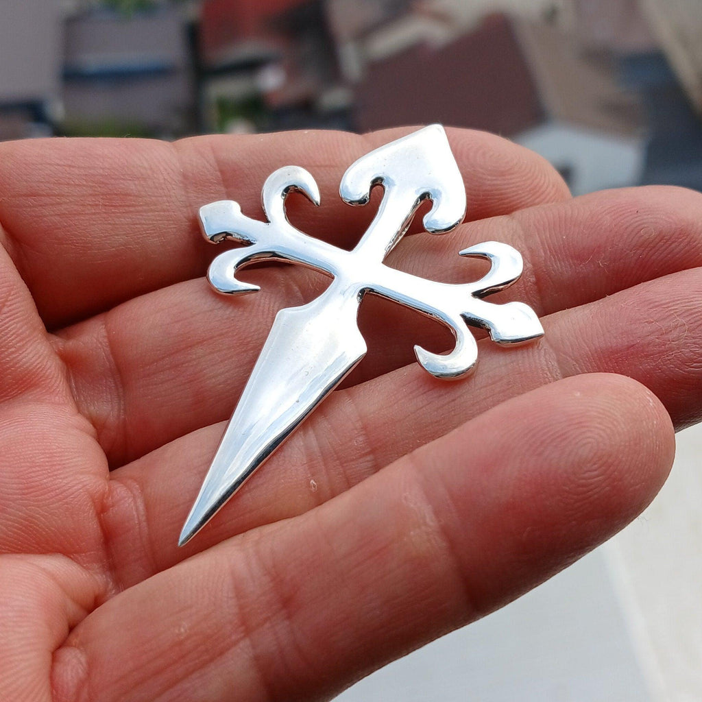 Wisiorek Krzyż św. Jakuba, Wisiorek krzyż, Święty Jakub, Amulet ze srebra próby 925, Srebrny wisiorek, Naszyjnik z krzyżem św. Jakuba, Krzyż liliowy